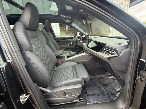 Used 2025 Audi SQ5 Premium Plus w/ Premium Plus Package AWD/4WD image 25
