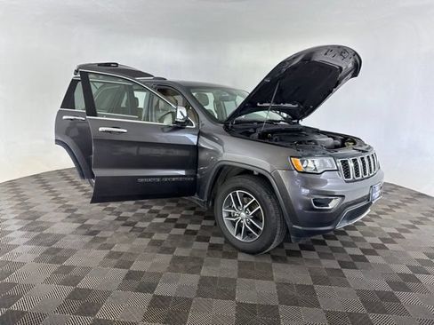 Used 2017 Jeep Grand Cherokee Limited AWD/4WD image 14