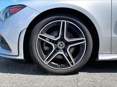 Used 2023 Mercedes-Benz CLA 250 4MATIC image 5