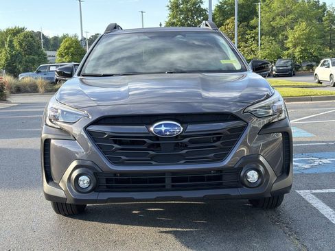Used 2025 Subaru Outback Premium AWD/4WD image 8
