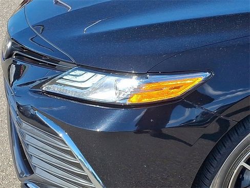 Used 2022 Toyota Camry XLE image 24