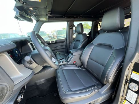 New 2025 Ford Bronco Outer Banks w/ Sasquatch Package AWD/4WD image 21
