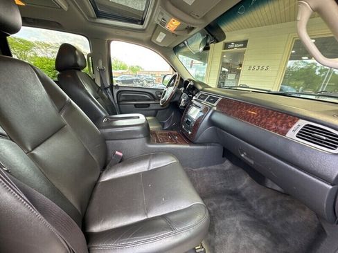 Used 2014 GMC Yukon XL Denali image 19