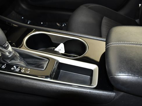 Used 2024 Nissan Altima 2.5 SV FWD image 31