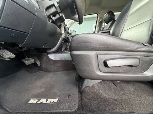 Used 2015 RAM 2500 Tradesman w/ Chrome Appearance Group AWD/4WD image 11