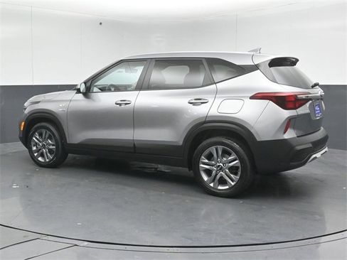 Used 2021 Kia Seltos LX image 5