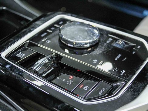 New 2026 BMW 740i w/ Premium Package image 20