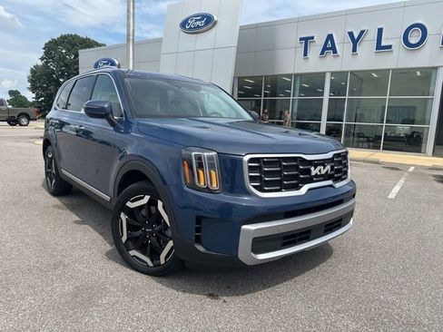 Used 2025 Kia Telluride S FWD image 4