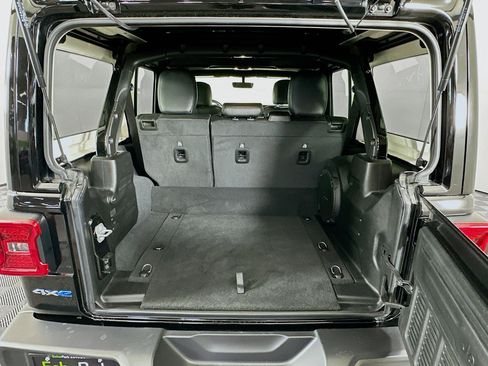 Used 2023 Jeep Wrangler Sahara w/ Cold Weather Group image 28