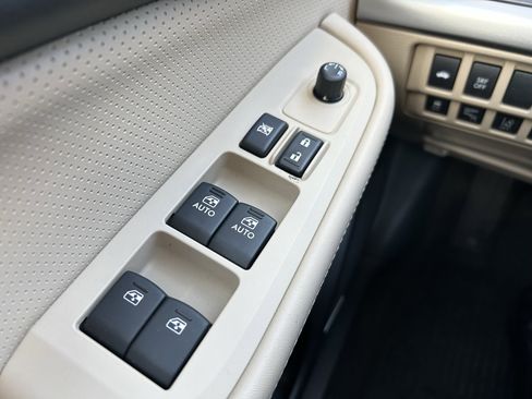 Used 2017 Subaru Legacy 2.5i Limited image 21