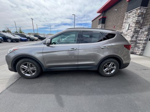 Used 2017 Hyundai Santa Fe Sport image 6