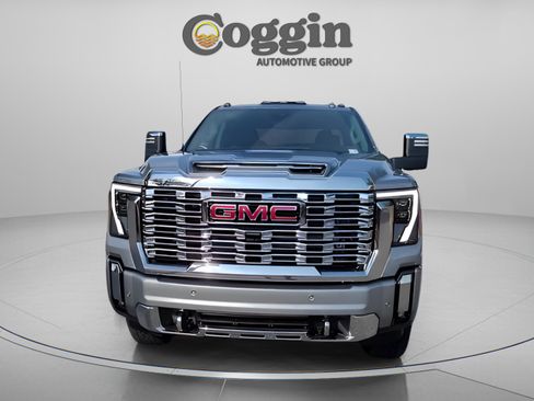 New 2026 GMC Sierra 3500 Denali w/ Denali Reserve Package image 18