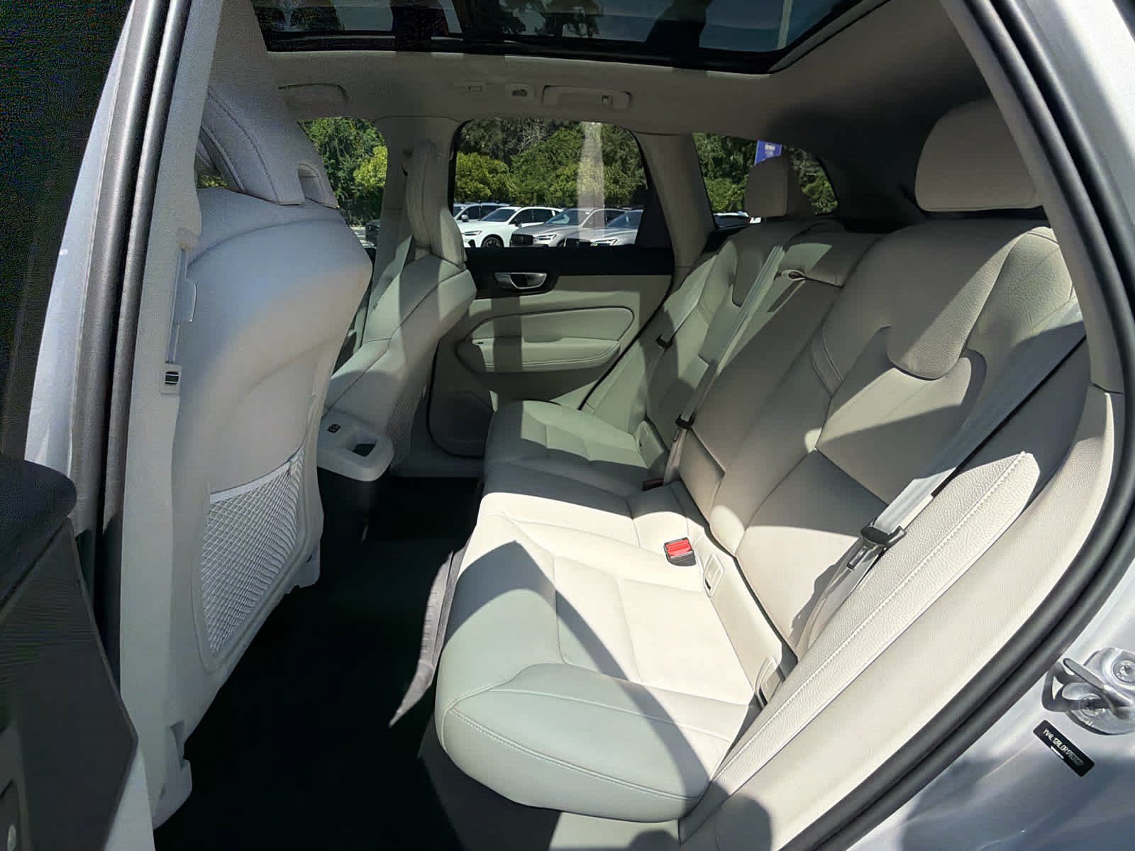 Used 2024 Volvo XC60 B5 Plus w/ Protection Package Premier AWD/4WD image 23
