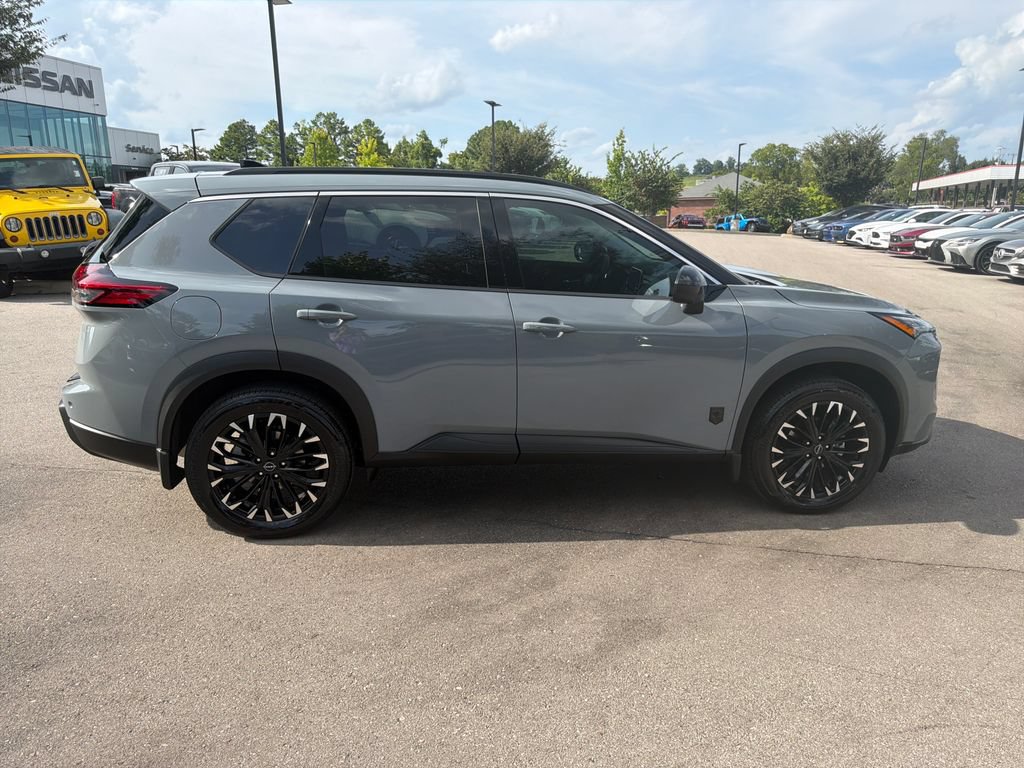 Used 2026 Nissan Rogue Dark Armor FWD image 8