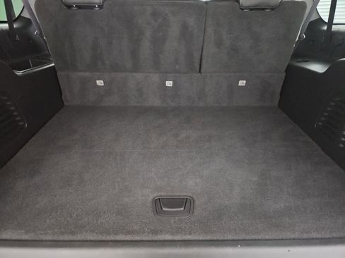Used 2015 Chevrolet Suburban LTZ AWD/4WD image 35