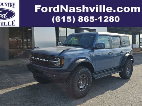New 2025 Ford Bronco Outer Banks w/ Sasquatch Package AWD/4WD image 1