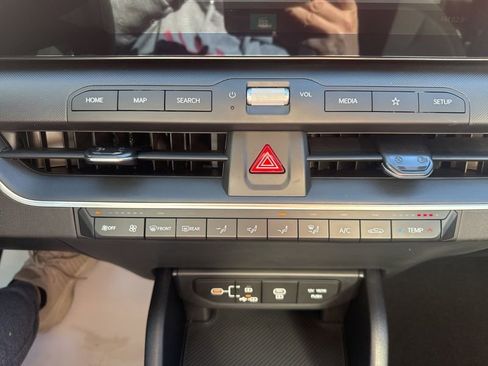 New 2025 Kia K4 FWD image 33