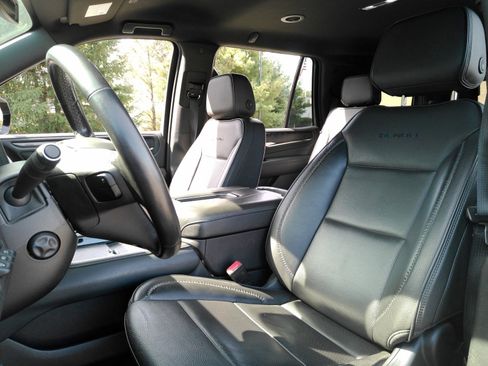 Certified 2023 GMC Yukon Denali image 10