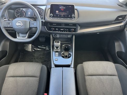 Used 2026 Nissan Rogue SV image 4