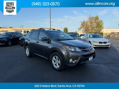 Used 2013 Toyota RAV4 XLE FWD image 3