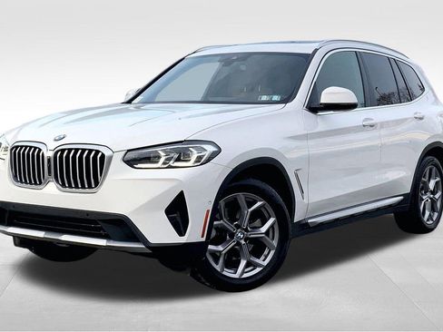 Used 2023 BMW X3 xDrive30i w/ Premium Package image 2