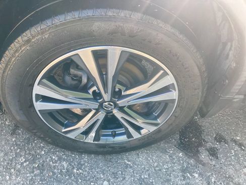 Used 2019 Nissan Rogue SV w/ Sun & Sound Touring Package AWD/4WD image 34