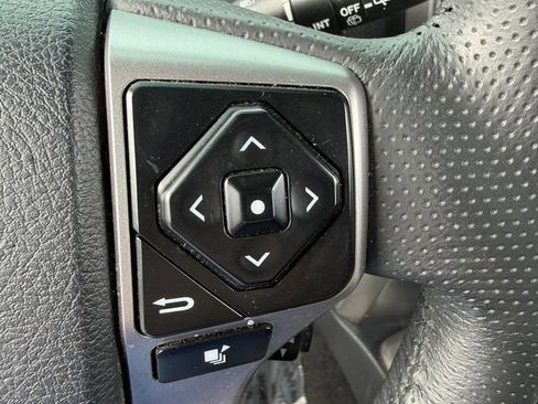 Used 2023 Toyota 4Runner SR5 AWD/4WD image 8