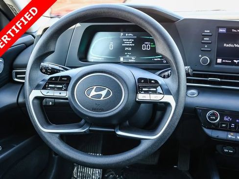Used 2025 Hyundai Elantra Hybrid FWD image 17