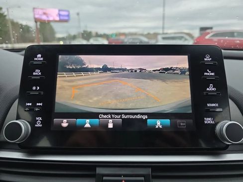 Used 2018 Honda Accord Touring image 35