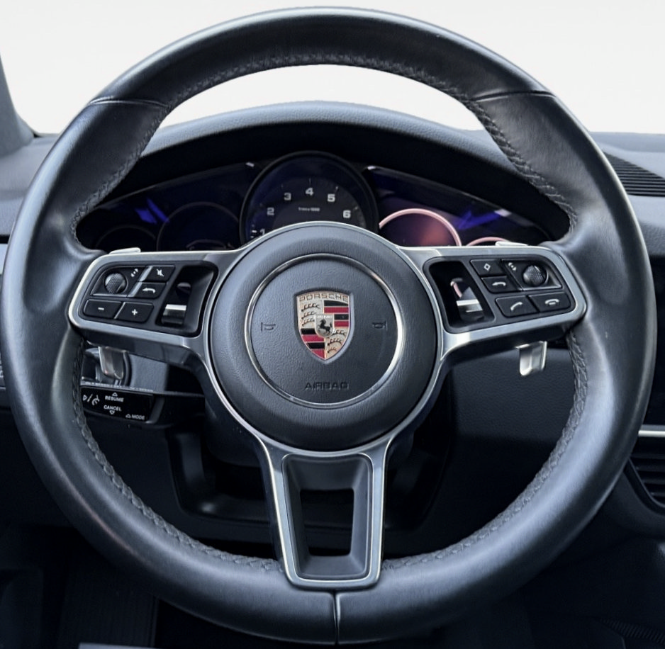 Used 2022 Porsche Cayenne w/ Premium Package AWD/4WD image 18