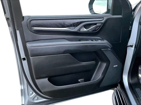 Used 2024 GMC Yukon XL Denali image 20