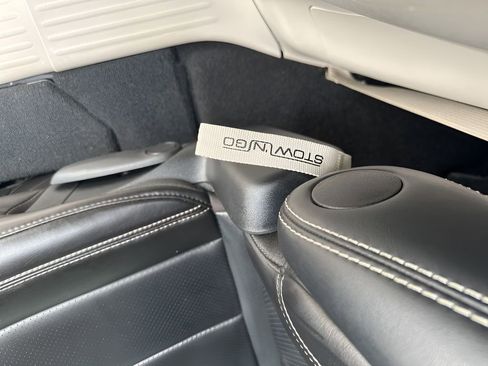 Used 2024 Chrysler Pacifica Touring-L image 32