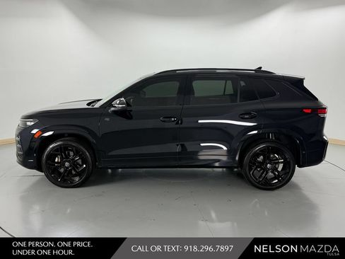 Used 2025 Volkswagen Tiguan SE R-Line AWD/4WD image 9