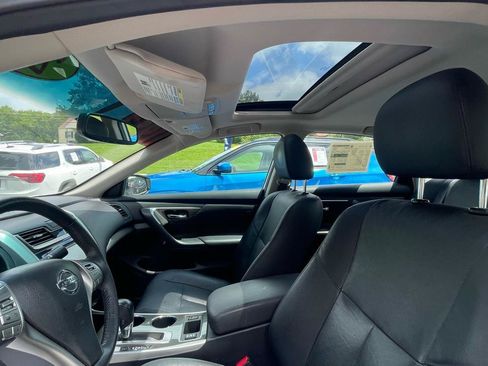 Used 2015 Nissan Altima 2.5 SL w/ Technology Package FWD image 19