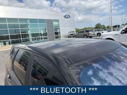 Used 2017 Land Rover Discovery Sport HSE image 7