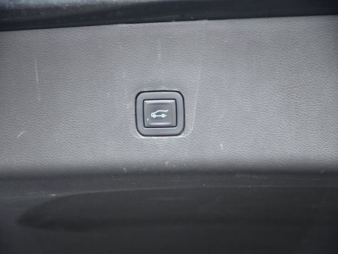 Used 2021 Chevrolet Traverse LT AWD/4WD image 31
