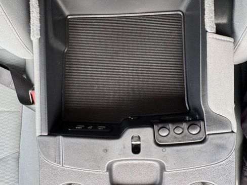 Used 2019 RAM 1500 Classic SLT AWD/4WD image 22
