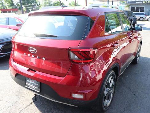 Used 2023 Hyundai Venue SEL FWD image 4