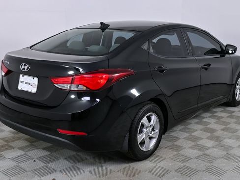 Used 2014 Hyundai Elantra SE image 24