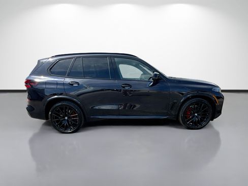 New 2026 BMW X5 xDrive40i w/ M Sport Package AWD/4WD image 2