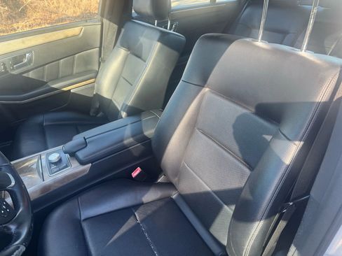 Used 2010 Mercedes-Benz E 350 Sedan image 17