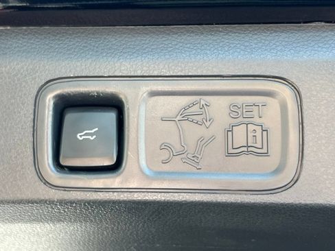Used 2023 Ford Expedition Max Platinum AWD/4WD image 49
