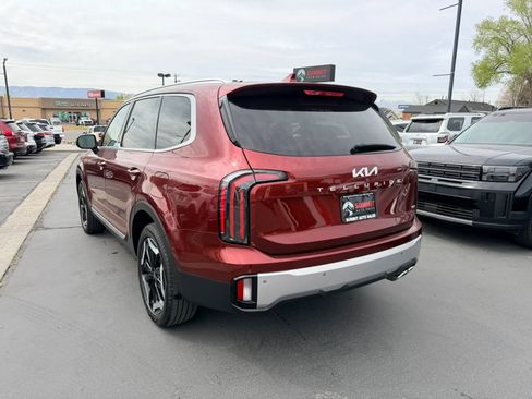 Used 2024 Kia Telluride EX w/ EX Captain's Chair Package AWD/4WD image 6