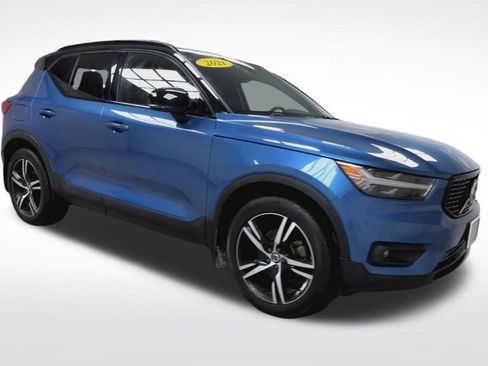 Used 2021 Volvo XC40 T5 R-Design w/ Protection Package Premier image 2