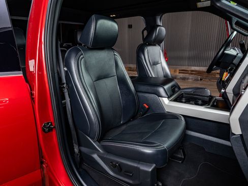 Used 2022 Ford F250 Lariat w/ Black Appearance Package image 29