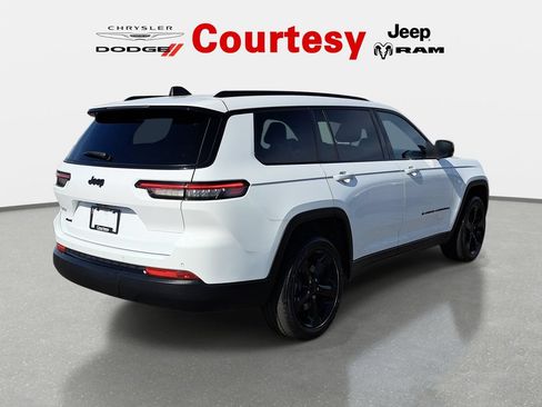 Certified 2023 Jeep Grand Cherokee L Altitude AWD/4WD image 4