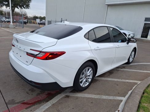 Used 2026 Toyota Camry LE w/ Convenience Package image 6