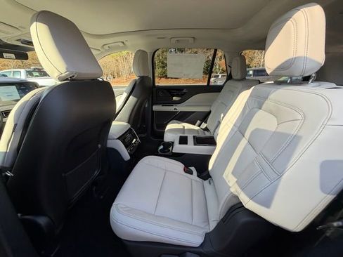 New 2026 Lincoln Aviator Reserve w/ Jet Appearance Package image 12