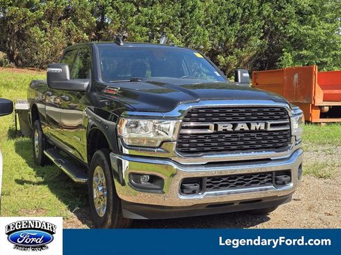 Used 2024 RAM 2500 Big Horn AWD/4WD image 2