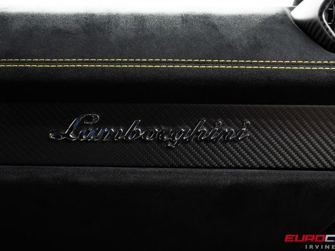 Used 2022 Lamborghini Huracan STO RWD image 37